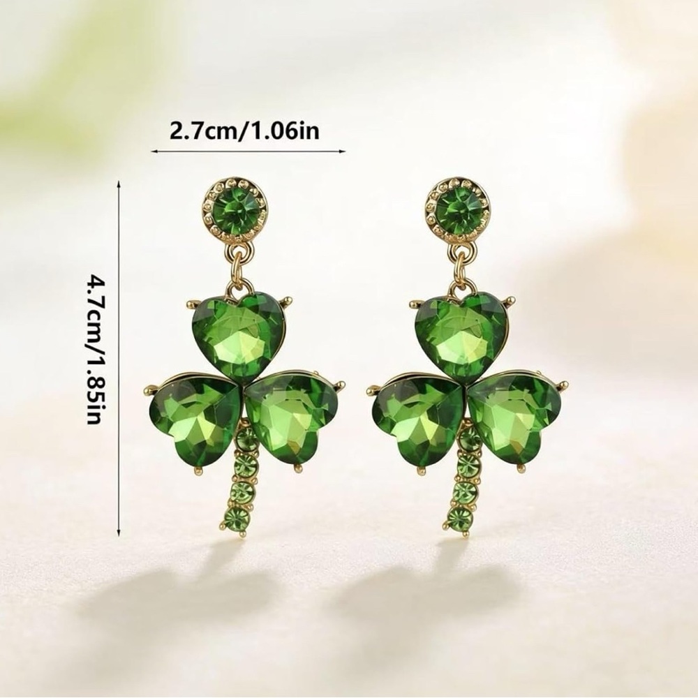 Sold! Elegant Green Clover Earrings